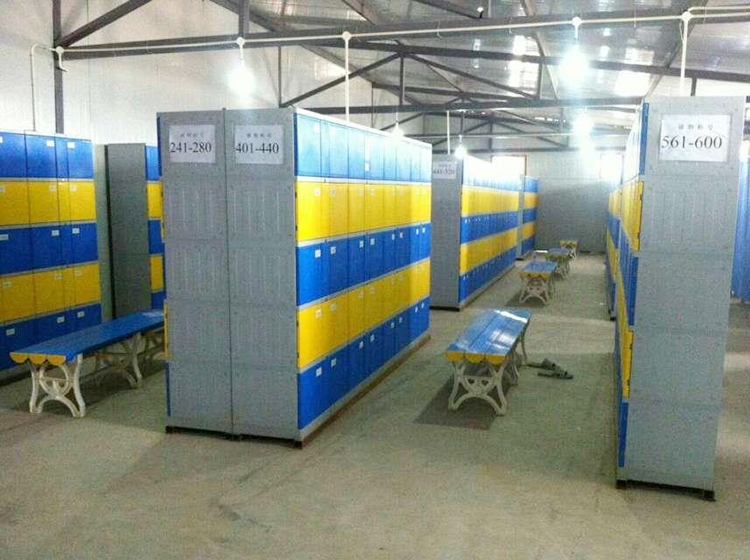 新疆喀什小亞郎水世界存包柜