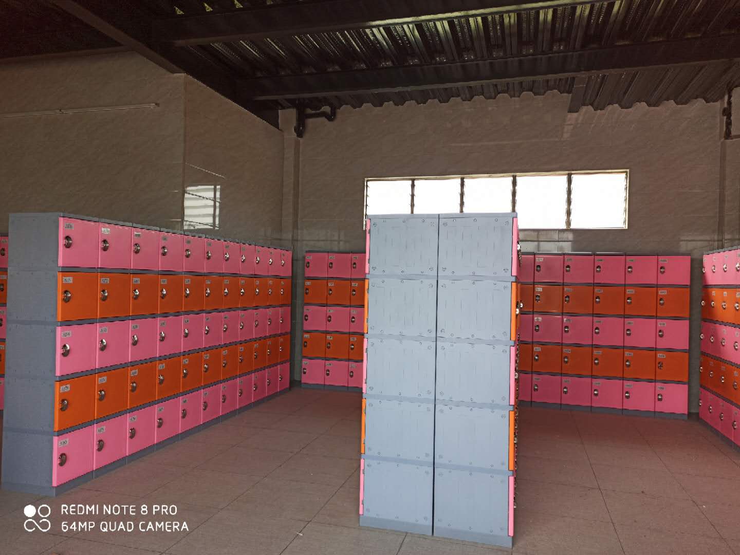 廣州白云區(qū)水上樂(lè)園塑料更衣柜