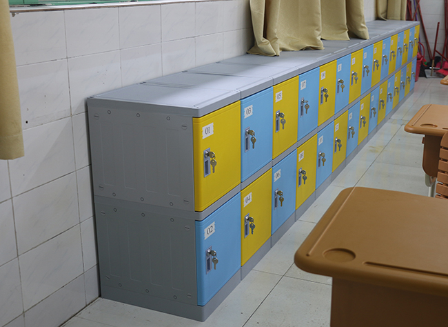 東莞市光明中學(xué)環(huán)保書(shū)包柜